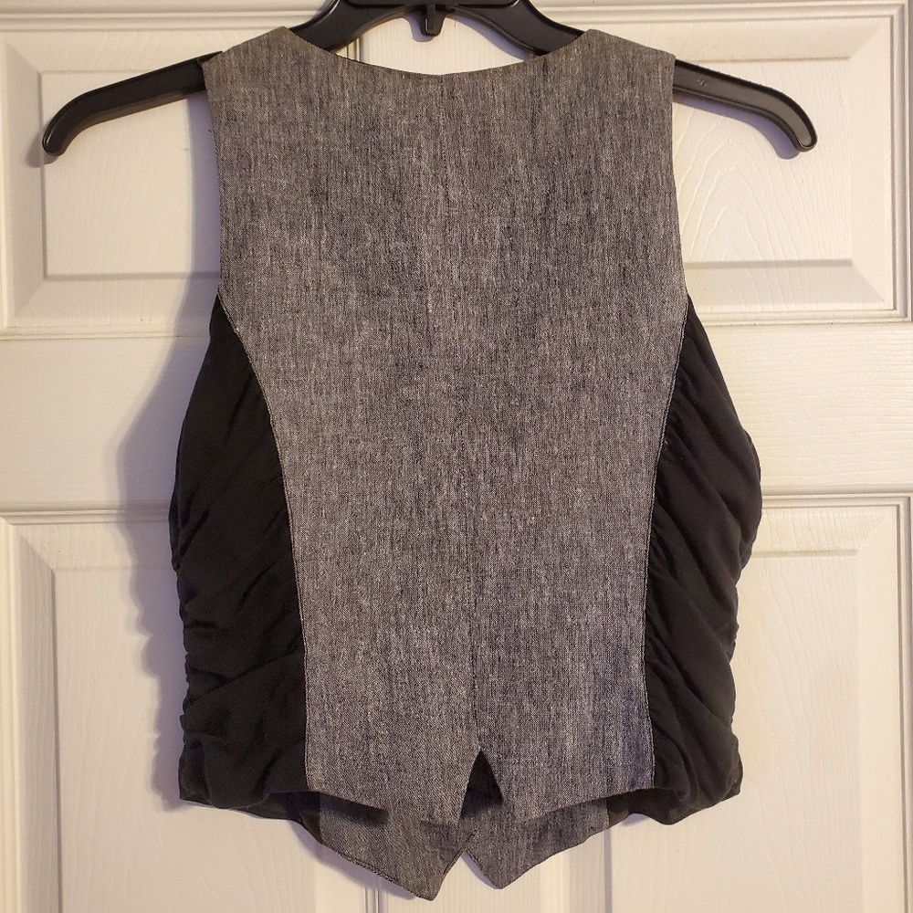 Vest - Picture 4 of 4